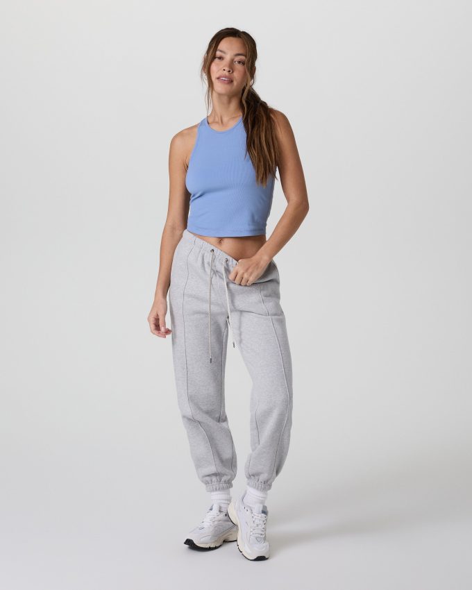 Pose Plyo Tank