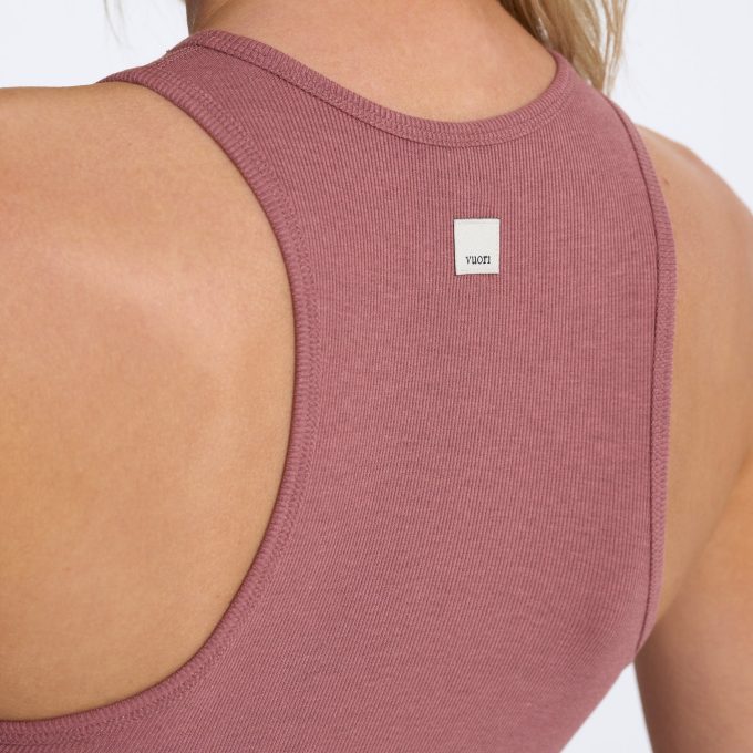 Pose Plyo Tank