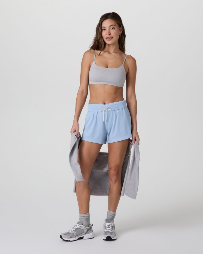 Pose Short