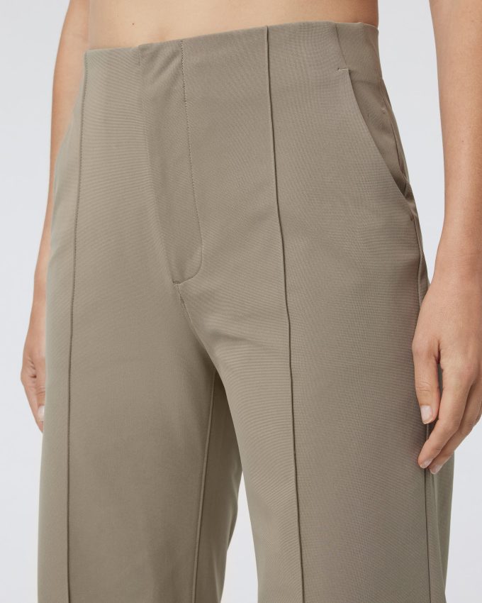 Womens Meta Wideleg